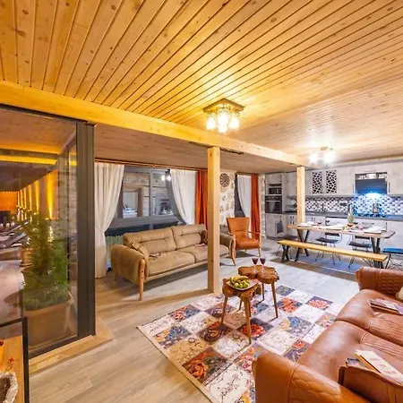 Nostalji Kalkan Bezirganda Havuzlu Villa