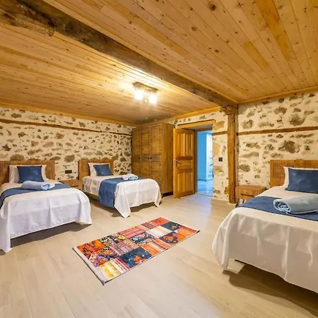 Villa Nostalji Kalkan Bezirganda Havuzlu Bezirgan