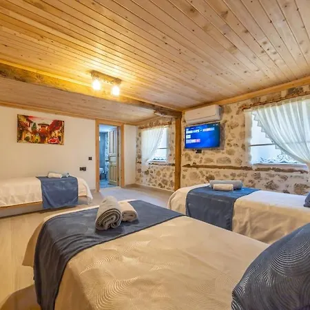 Nostalji Kalkan Bezirganda Havuzlu *