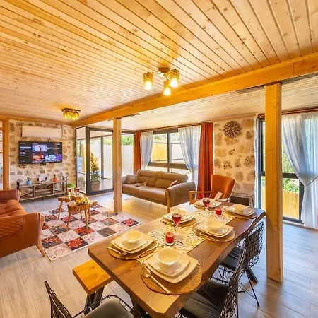 Nostalji Kalkan Bezirganda Havuzlu Villa Bezirgan
