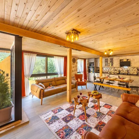 Nostalji Kalkan Bezirganda Havuzlu Villa *