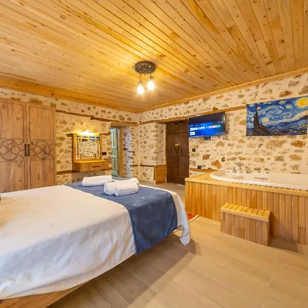 Nostalji Kalkan Bezirganda Havuzlu Villa